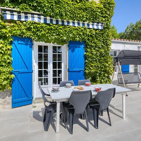 3 Bedroom Amazing In Saint-denis-doleron Holiday home *